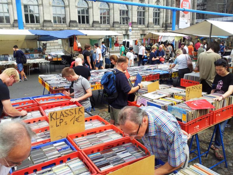 Foto: Antique and Book Market at Bodemuseum