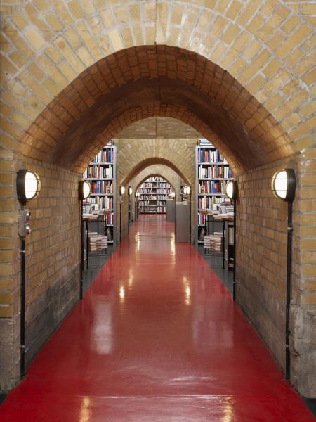 Foto: Bücherbogen am Savignyplatz