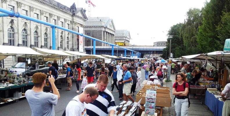 Foto: Antique and Book Market at Bodemuseum