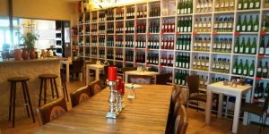 Bodega und Tapas Bar La Plaza